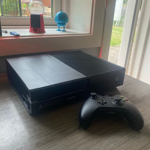 Xbox one 500gb!