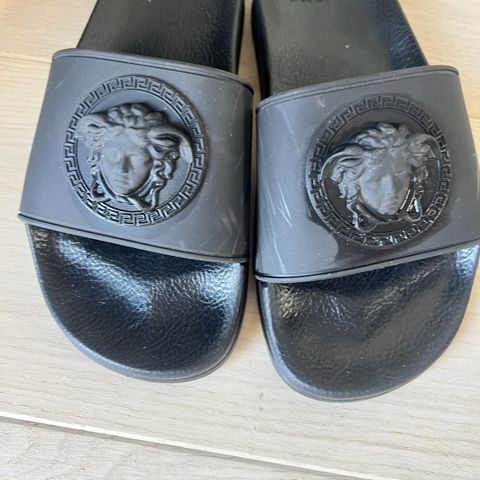 Versace slippers str 37