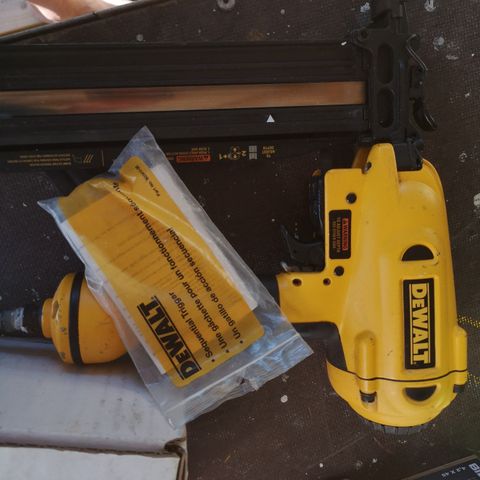 Dewalt krampepistol