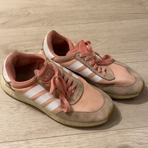 Adidas sko