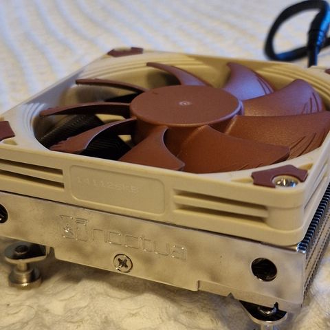 Noctua lavprofil CPU kjøler