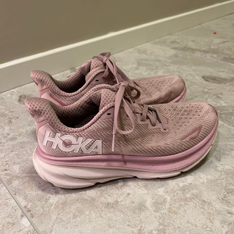 Hoka Clifton 9