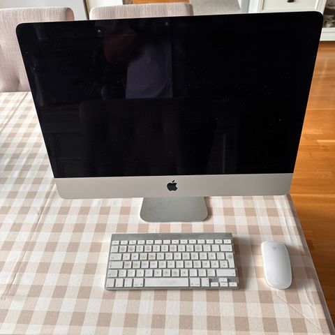 iMac 21,5 - tommers, sent 2013