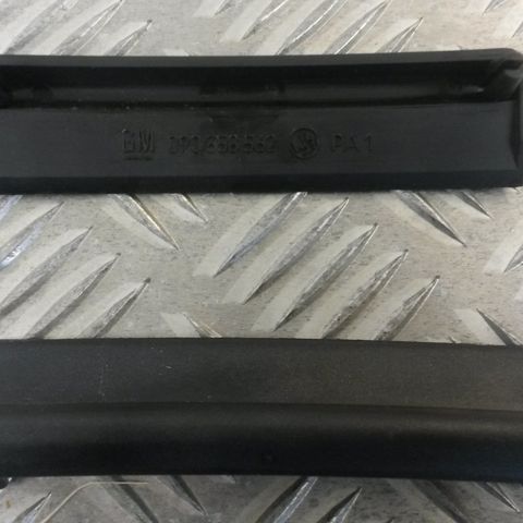 Lyktvisker arm stopper   Vectra A    93-95