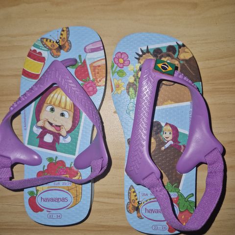 Nye Flip flops for barn med Masha og Bjørnen motiv,  str.23-24