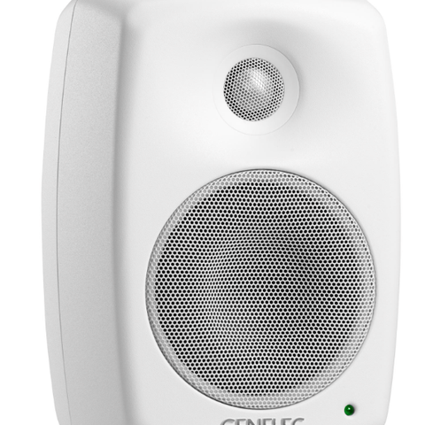 Genelec 4020C med vegg-brakett. Samme monitor som 8020D.