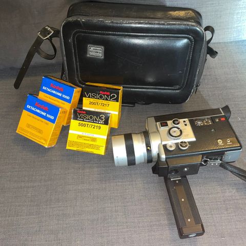 Canon 814 Auto Zoom Electronic Super 8mm Kamera + 4stk Film)