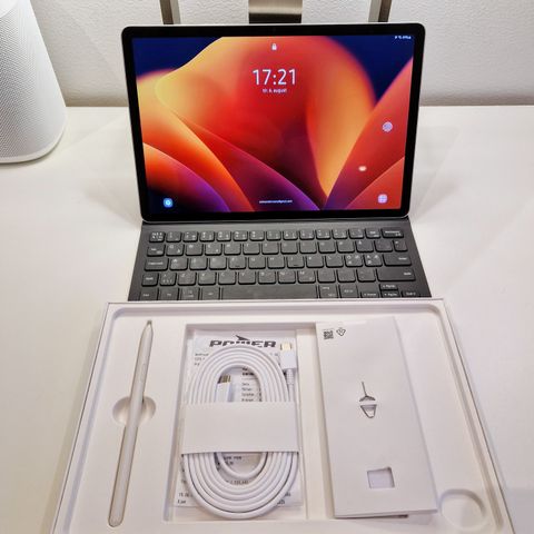 Samsung Galaxy Tab S9 WiFi 128 GB med tastaturdeksel og minnekort