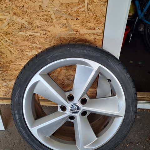 Komplette hjul til Skoda Octavia. 18" 5x112