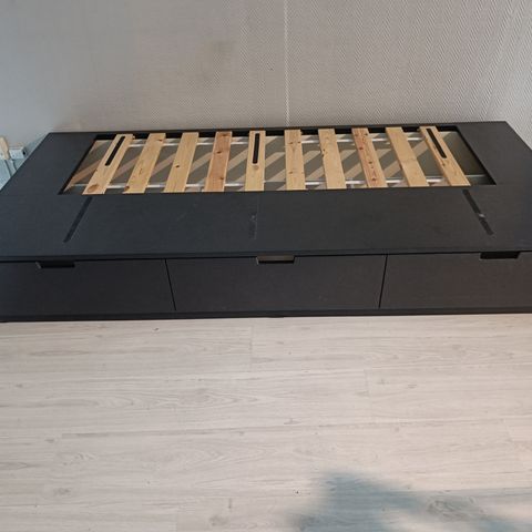 NORDLI IKEA seng 200x90