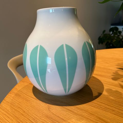 Lucie Kaas lotus vase