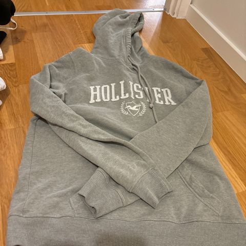 Hollister hettegenser strl 2