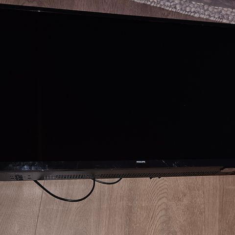 Philips 32" Smart TV inkl. veggfeste (2 stk)