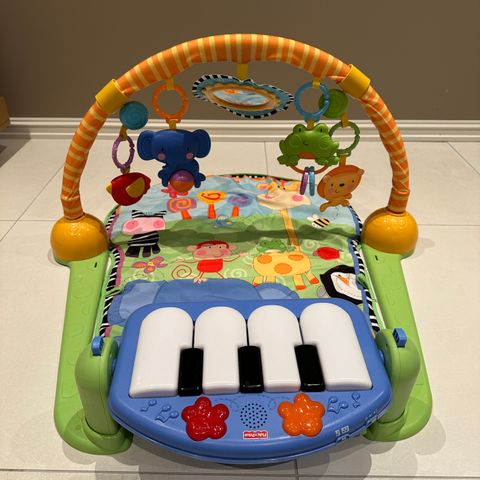 Fisher Price babygym piano