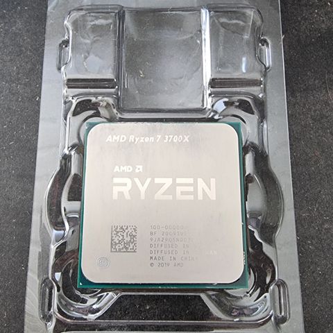 AMD Ryzen 7 3700x