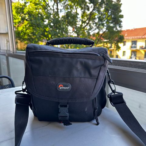 Lowepro Nova 170 AW