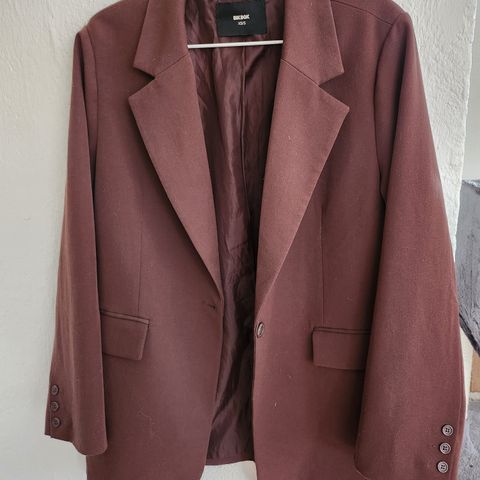 Brun BikBok Blazer størrelse xs/s oversize