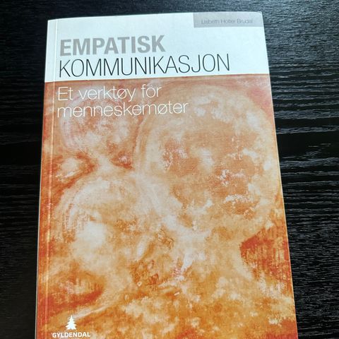 Empatisk kommunikasjon bok