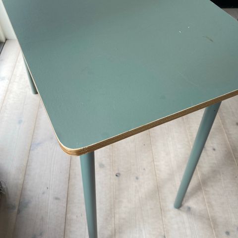 Konsollbord/ bord fra Søstrene Grene