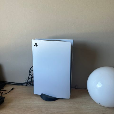 Playstation 5 + 2 kontrollere