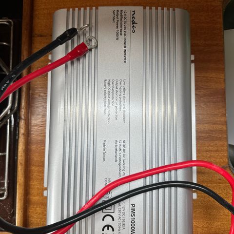 Nedis Inverter 1000W 12V