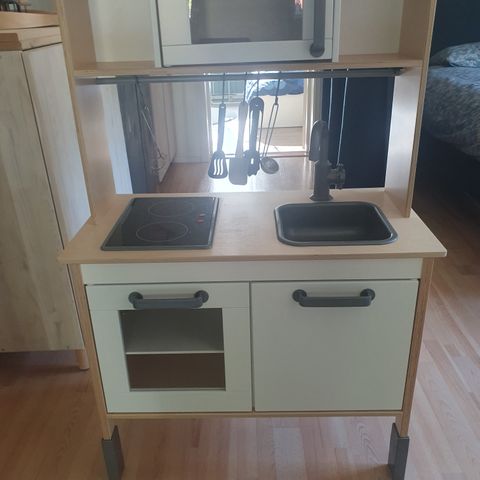 IKEA lekekjøkken + utstyr