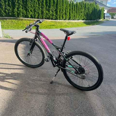 Pent brukt Xeed XC R junior 24 tommer sykkel