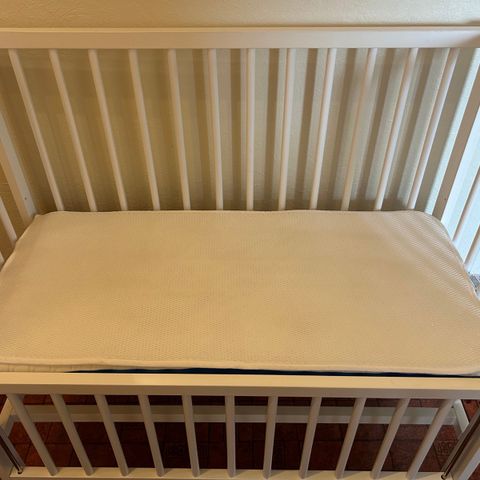 Sideseng Fillikid Bedside Crib Cocon hvit