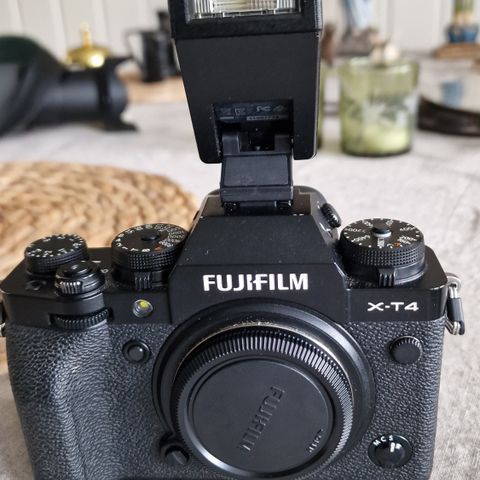 Fuji xt4 kamera selges