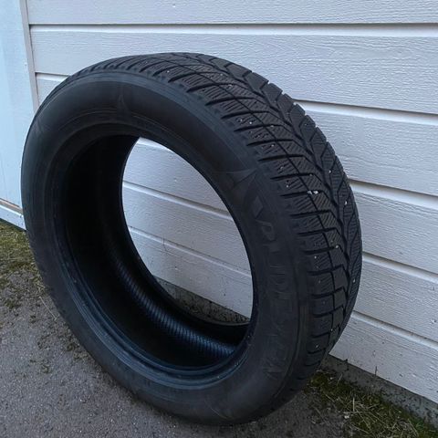 Vredestein piggfrie vinterdekk 215/55 R 17 (4 dekk)