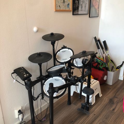 Roland TD-1DMK V-drumset (el-trommesett)