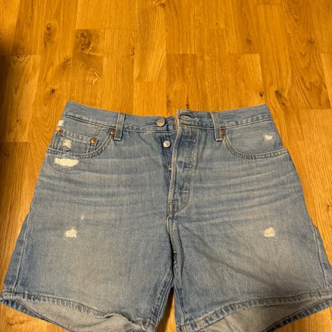 Levi’s 501 shorts W29