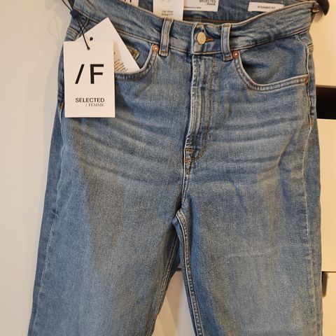 Selected femme straight fit w28l32