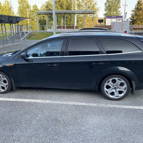 Ford Mondeo 2010 selges som delebil