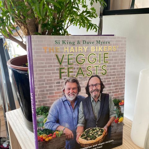 KOKEBOK VEGETAR: The hairy bikers veggie feasts