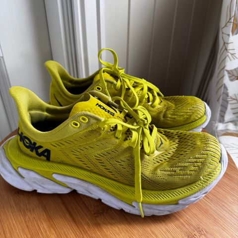 HOKA Clifton Edge