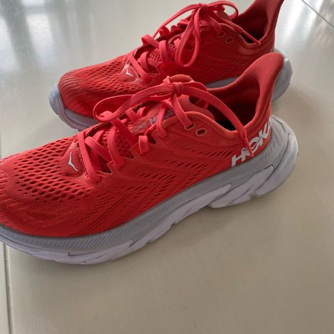 Hoka Clifton Edge W str.38