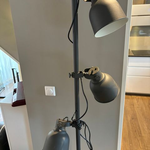 Stålampe Hektar fra Ikea.