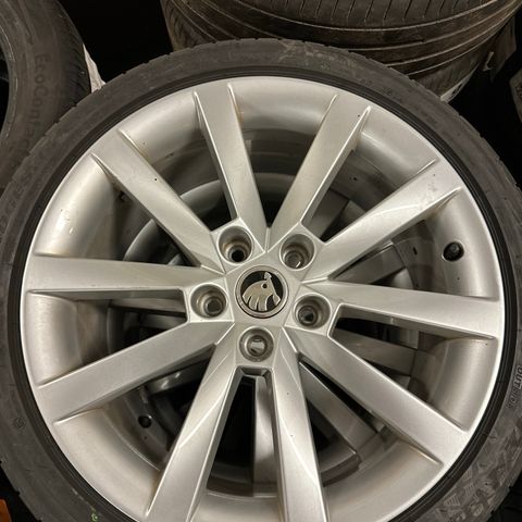 Originale Skoda Octavia felger 5x112 m/225/40-18