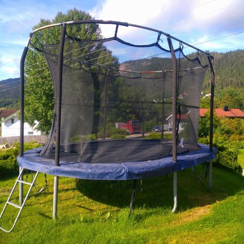 Jumpking, stor oval trampoline