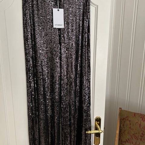 Lekker paljettbukse fra Co’ couture sage sequin bukse, str. S