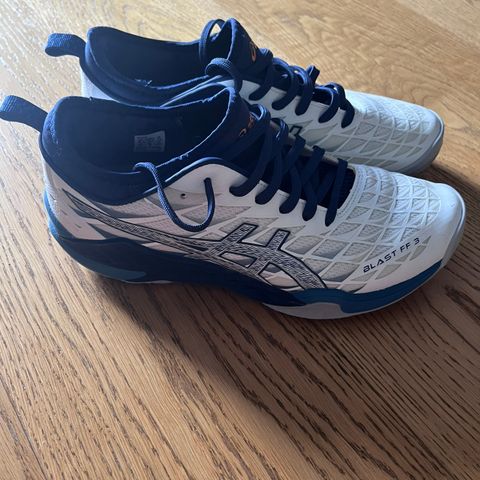 Asics hallsko strl 40,5