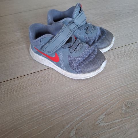 Nike joggesko str 22