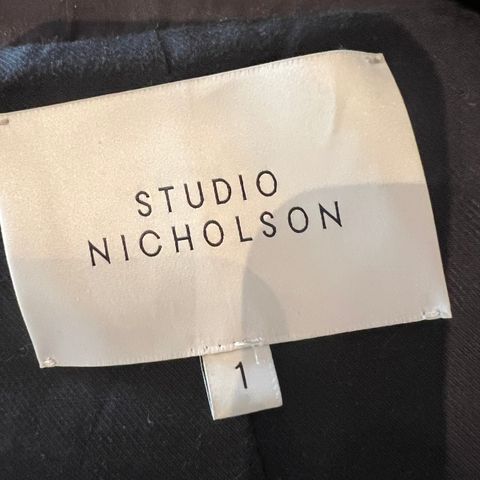 Frakk fra Studio Nicholson