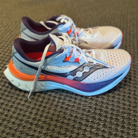 Saucony Endorphin Speed 4