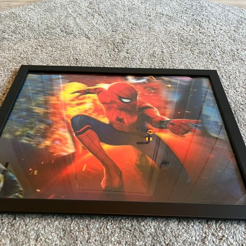 Spiderman 3D dimensjonal plakat(Lengde:43cm, høyde:33cm) inkuldert med ramme