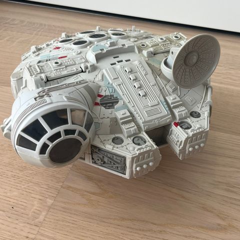 Millennium Falcon - Hasbro 2001