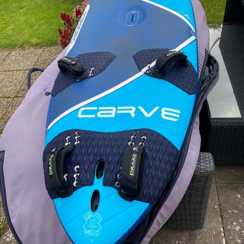 Starboard Carve 111 liter 2020 mod Flax Balsa inkl. finne og brettbag.