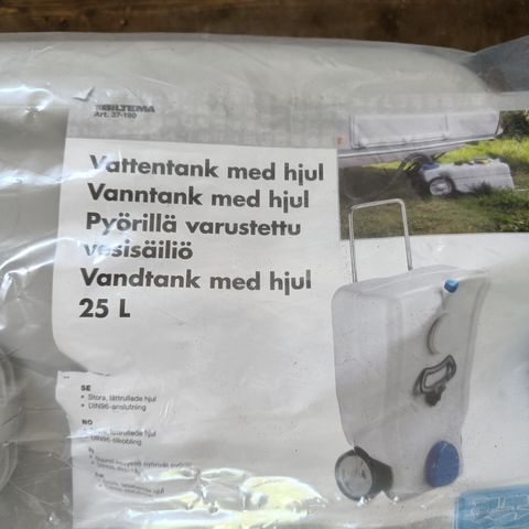 Vanntank med hjul, 25 liter fra biltema