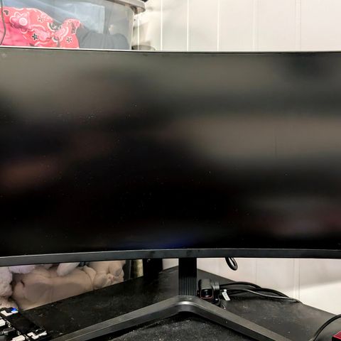 UltraWide Gaming monitor 180hz 35" 3440x1440p